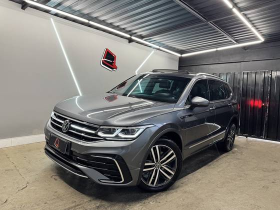VOLKSWAGEN TIGUAN 2.0 300 TSI GASOLINA ALLSPACE R-LINE AUTOMÁTICO VOLKSWAGEN TIGUAN 2.0 300 TSI GASOLINA ALLSPACE R-LINE AUTOMÁTICO